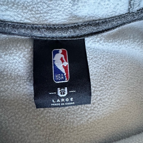 NBA Gray LeBron James #23 Fleece Hoodie - Picture 6 of 8